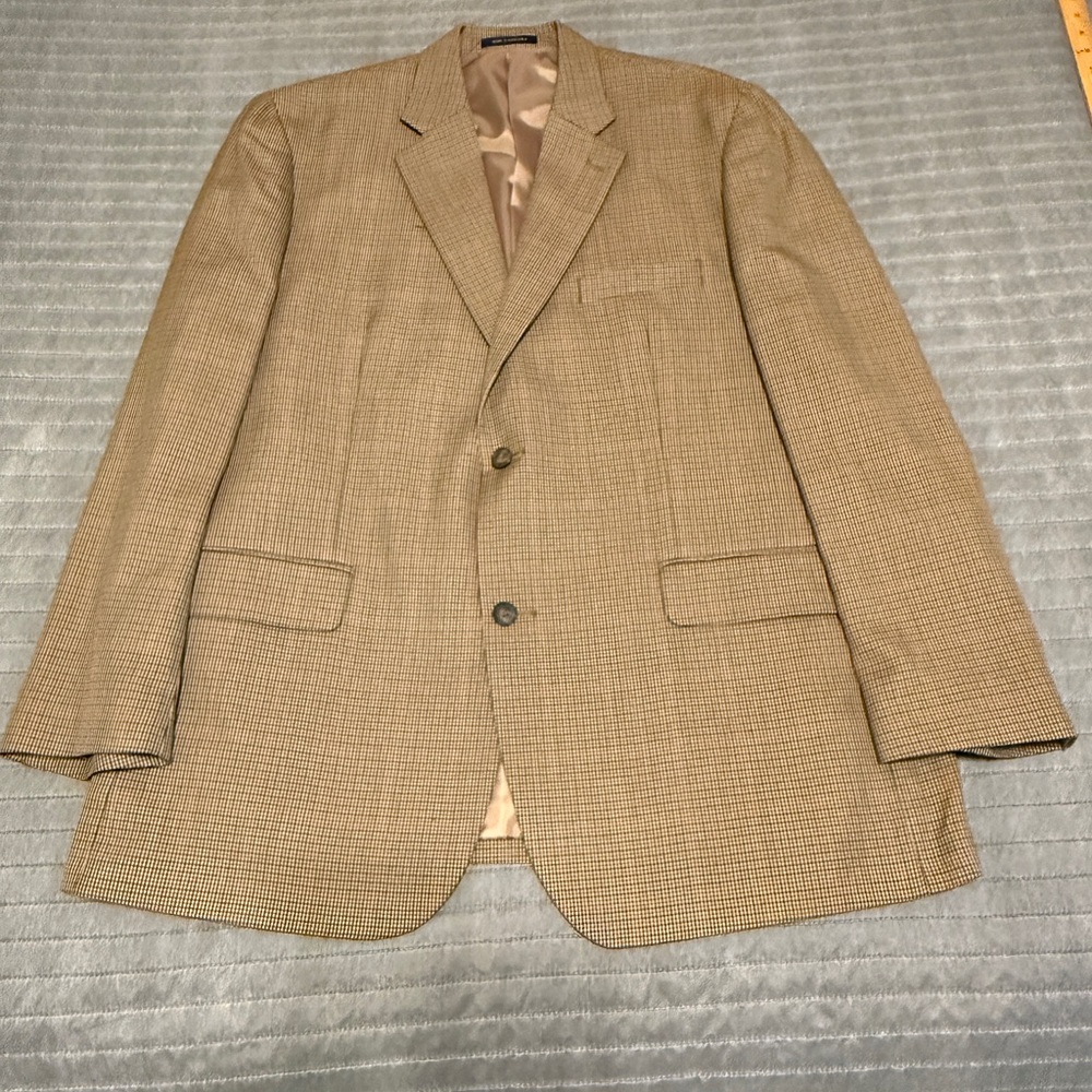New Men’s Club Room Tan Checkered Blazer